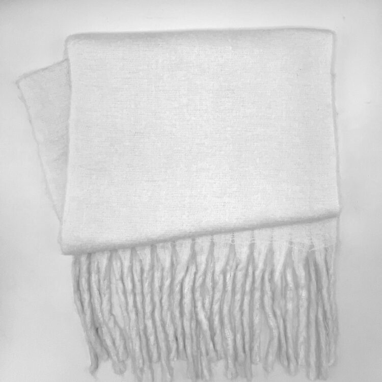 بیگ اسکارف پشمی سفید