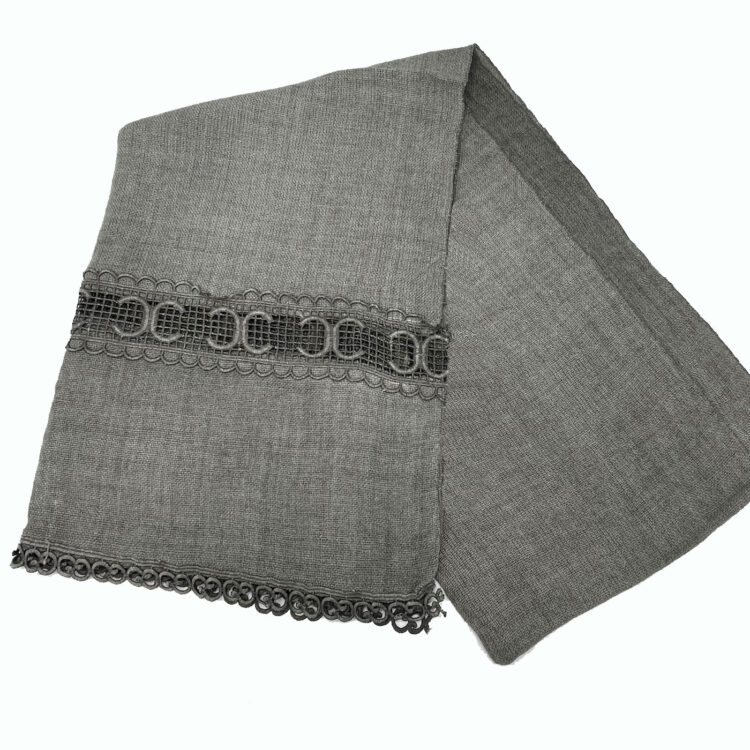 شال پاییزه دانتل دار طوسی